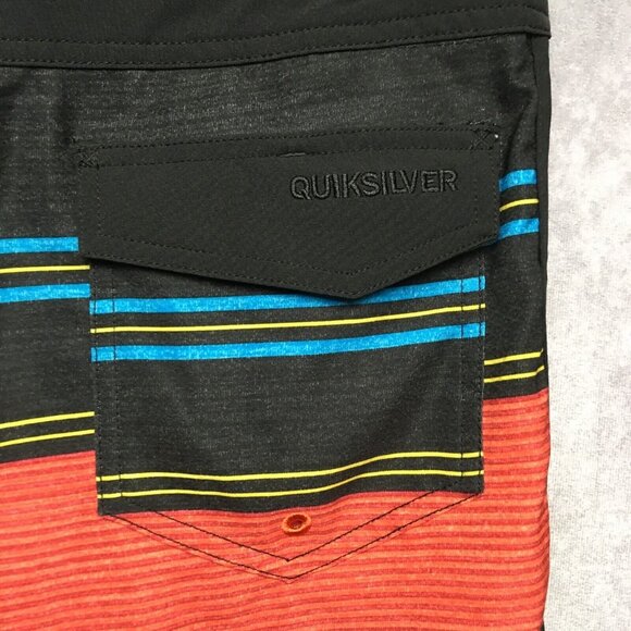 Quiksilver Men Board Shorts size 33 Swim Trunks Black Red Striped Stretch Suit - Picture 11 of 13